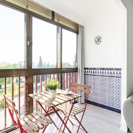 Apartamento Amplio Con 4 Habitaciones Y 2 Banos - Great Apartment With 4 Rooms - 2 Baths Sevilla Kültér fotó