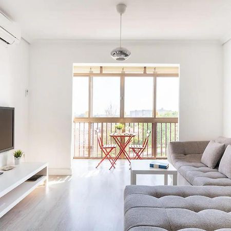 Apartamento Amplio Con 4 Habitaciones Y 2 Banos - Great Apartment With 4 Rooms - 2 Baths Sevilla Kültér fotó