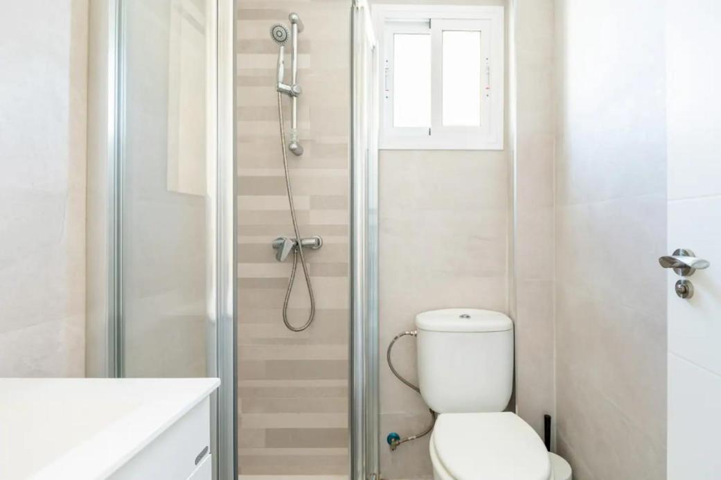 Apartamento Amplio Con 4 Habitaciones Y 2 Banos - Great Apartment With 4 Rooms - 2 Baths Sevilla Kültér fotó