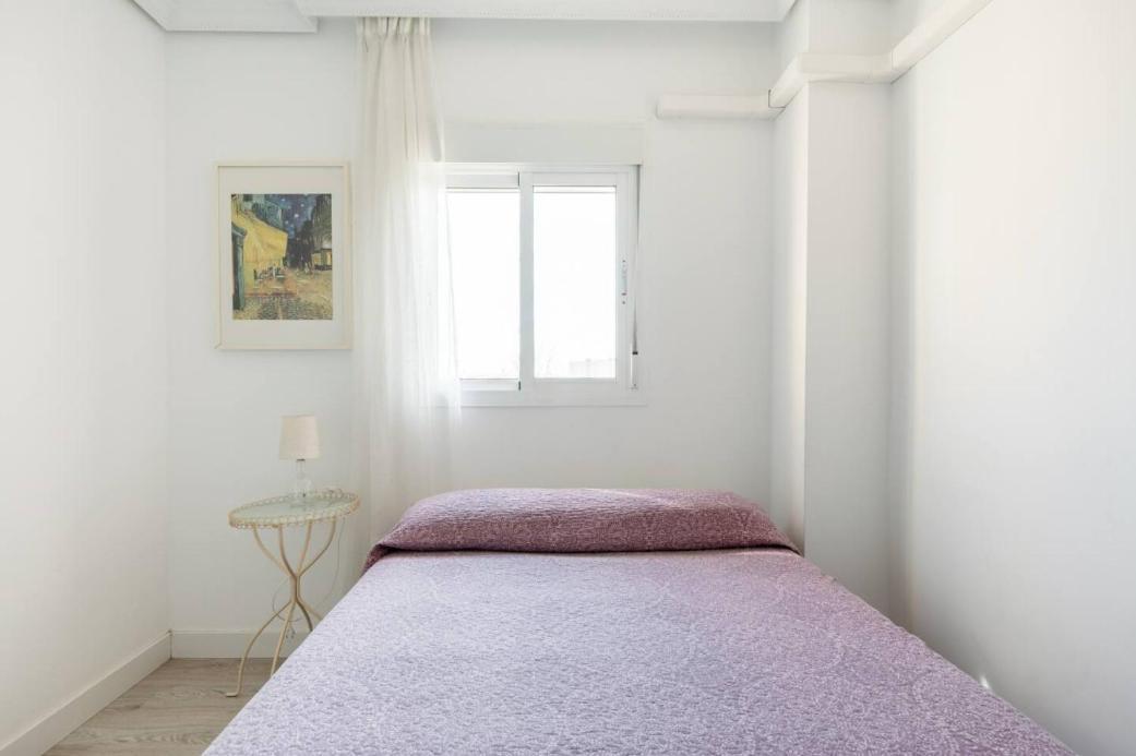 Apartamento Amplio Con 4 Habitaciones Y 2 Banos - Great Apartment With 4 Rooms - 2 Baths Sevilla Kültér fotó