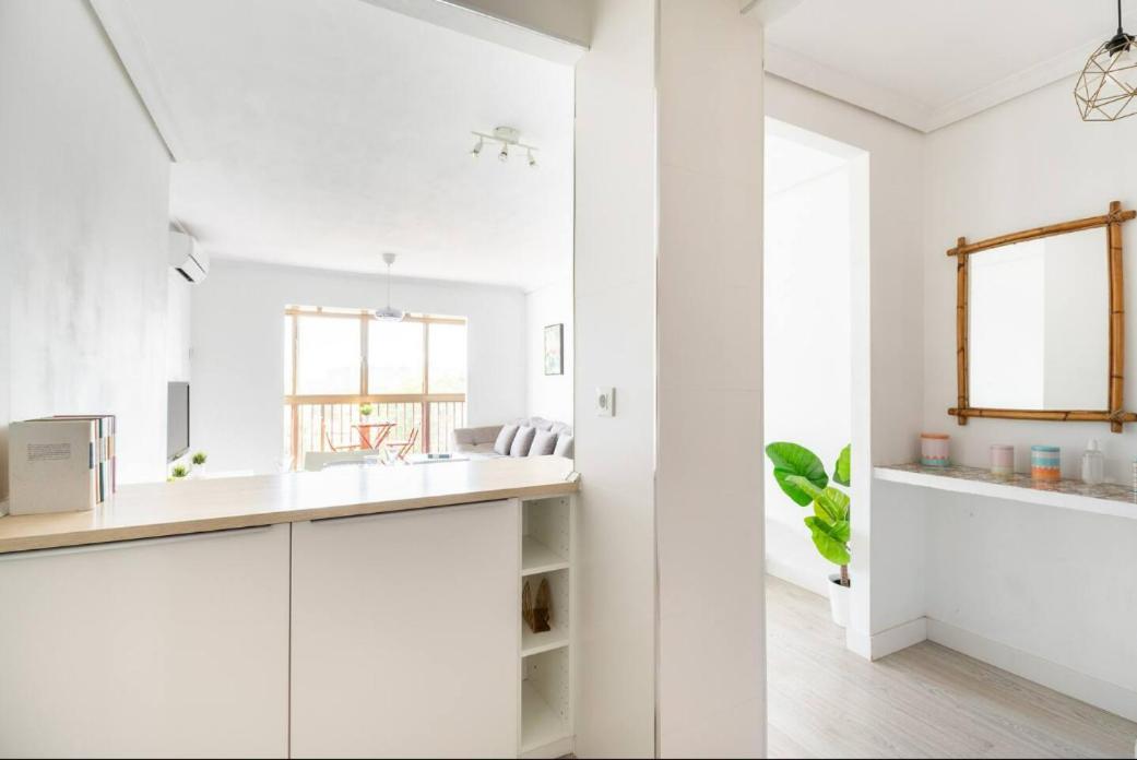 Apartamento Amplio Con 4 Habitaciones Y 2 Banos - Great Apartment With 4 Rooms - 2 Baths Sevilla Kültér fotó