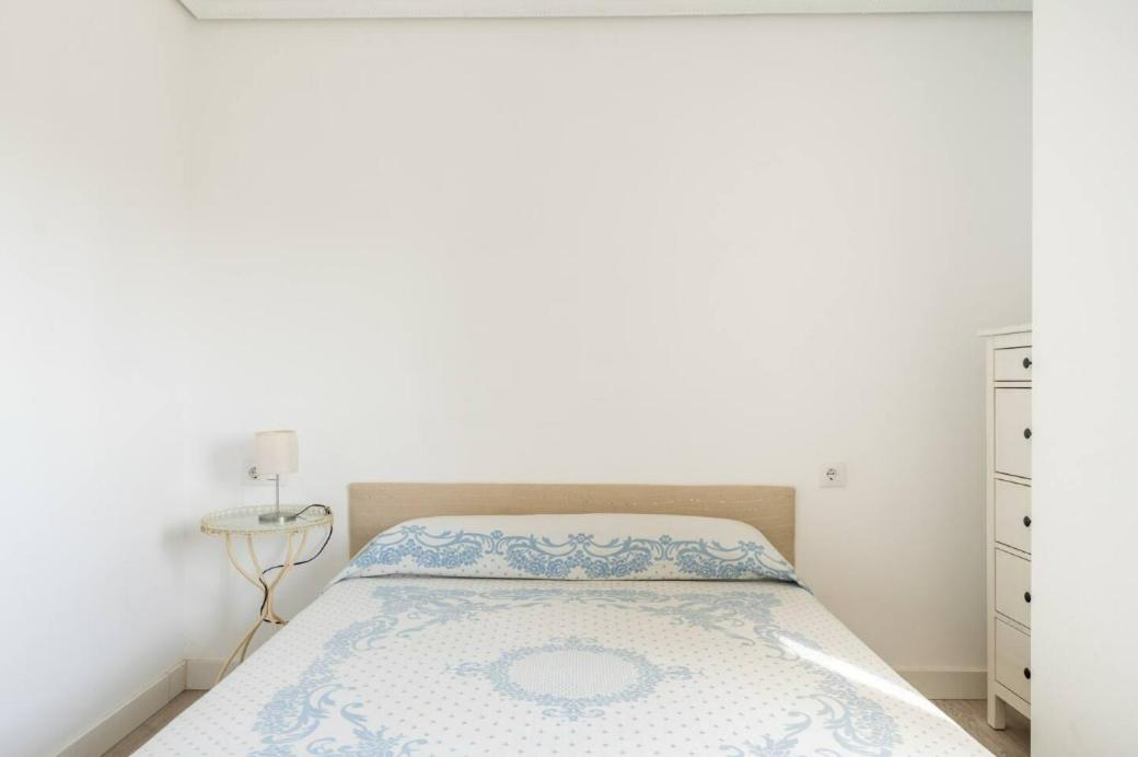 Apartamento Amplio Con 4 Habitaciones Y 2 Banos - Great Apartment With 4 Rooms - 2 Baths Sevilla Kültér fotó